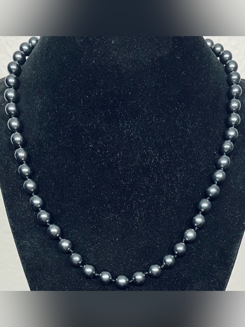 Vintage Dark Gray Faux Pearl Bead Necklace